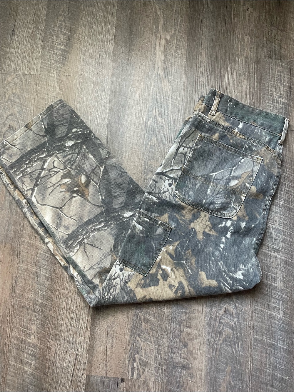 M - Carhartt Realtree camo pants